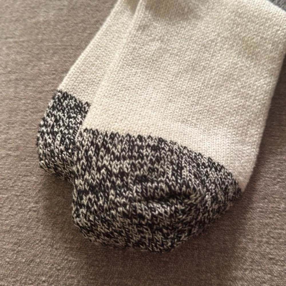 Aerie Cozy Gray and White Crew Socks